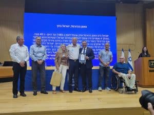 מאמן הכדורסל המיתולוגי זכה בפרס מפעל חיים